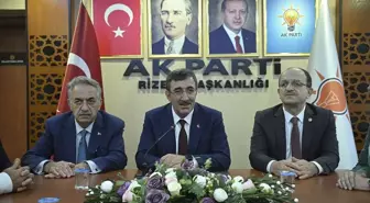 Cumhurbaşkanı Yardımcısı Cevdet Yılmaz, Rize'de iş insanlarıyla bir araya geldi: (1)