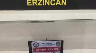 Erzincan'da mide ve bağırsaklarında uyuşturucu ele geçirilen zanlı tutuklandı