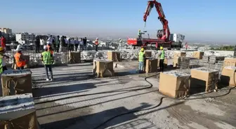 Şanlıurfa'da Sismik İzolatörlü Toplu Konut Projesinde İlk Montaj Gerçekleştirildi