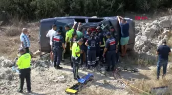 Antalya'da Otomobil Takla Attı: 4 Yaralı