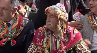 BAKAN AŞKIN BAK: BU TOPRAKLARIN ÇOCUKLARI ASLA BOYUNDURUK ALTINA GİRMEZ