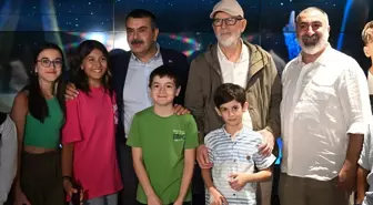 Mustafa Kutlu'nun Yıldız Tozu filmi özel gösterimle izlendi