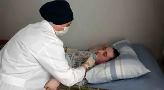 Tuzla Belediyesi Yatalak Hastalara Refakat Hizmeti Sunuyor