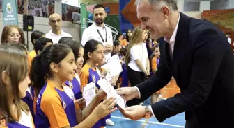 İnegöl Belediyesi Yaz Spor Okulları Sertifikalarını Dağıttı