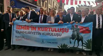 İzmir'in düşman işgalinden kurtuluşu coşkuyla kutlandı