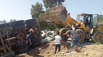 Kamyonun Cenaze Namazına Dalması Sonucu 3 Kişi Öldü, 28 Kişi Yaralandı
