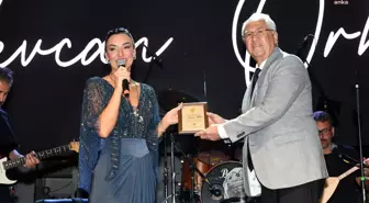 Karabağlar'da Geleneksel Kortej ve Sevcan Orhan Coşkusu