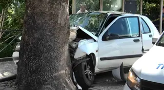 Bursa'da Genç Sürücü Otobüs Durağına Daldı: 3 Yaralı