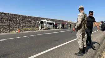 Şanlıurfa'da Tarım İşçilerini Taşıyan Minibüs Kazası: 3 Ölü, 17 Yaralı