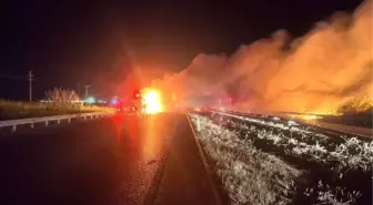 Balıkesir Karayolunda TIR Yangını Kontrol Altına Alındı