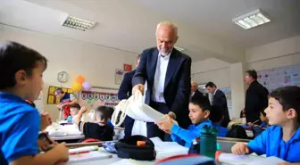 Çekmeköy Belediyesi 50 Bin Öğrenciye Kırtasiye Malzemesi Desteği Sağladı
