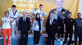 Eskişehirli sporcular Taekwando Minikler Türkiye Şampiyonası'nda 2 şampiyonluk kazandı