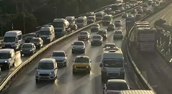 Okulların Açılmasıyla Küçükçekmece'de Trafik Yoğunluğu Yaşandı