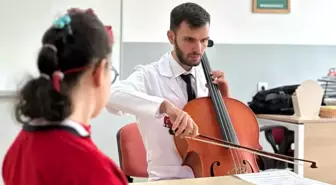 Otizmli Kerem Bayrak Müzik Öğretmeni Olarak Atandı