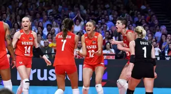 A Milli Kadın Voleybol Takımı Japon ekibi Hisamitsu Springs'i 4-0 yendi