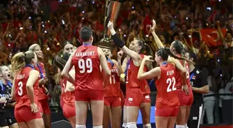 Filenin Sultanları, rüya takıma 5 voleybolcu gönderdi! Eda Erdem yıllar sonra ilki yaşadı