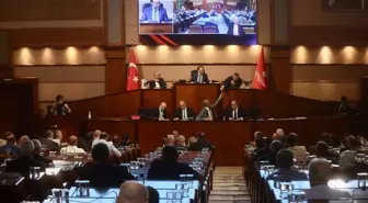 İBB Meclisinde Esenyurt Belediye Başkanı ile İmar Komisyonu Başkanı Arasında Tartışma