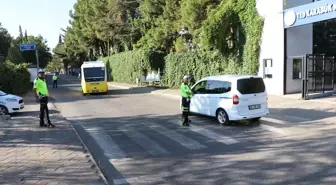Karabük'te trafik polisleri okul önlerinde denetim gerçekleştirdi
