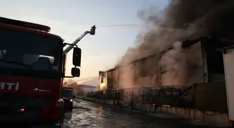 Manisa'daki atık depolama tesisinde çıkan yangında tehlikeli gaz değerine rastlanmadı