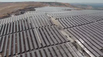 Şanlıurfa'da Büyükşehir Belediyesi tarafından yapılan güneş enerji santrali faaliyete girdi