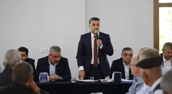 AK Parti Malatya İl Başkanı Namık Gören, Darende'de muhtarlarla toplantı yaptı