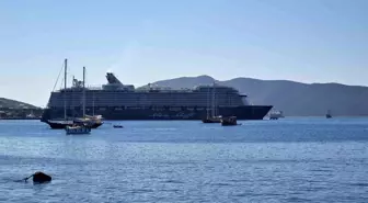 Bodrum'a 2 Bin 601 Yolcu Getiren Mein Schiff 5 İlgi Odağı Oldu