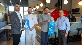 Tepebaşı Belediyesi 5 İşletmeye Mavi Bayrak Takdim Etti