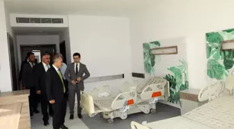 Vali Çelik, Niğde Ömer Halisdemir Eğitim ve Araştırma Hastanesi'nde incelemelerde bulundu