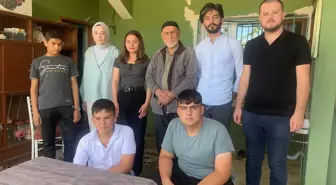 Adana'da yaşlı çift, öğretmen ve öğrenciler tarafından ziyaret edildi