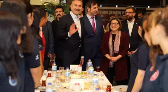 Gaziantep Büyükşehir Belediyesi Sporcuları Onurlandırdı