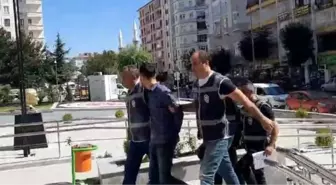 Çorum'da Kuyumcuya Sahte Kelepçe Altın Bilekliği Bozduran 2 Kişi Yakalandı