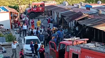 Adıyaman'ın Gölbaşı ilçesinde konteyner kentte yangın çıktı