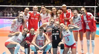 Kadıköy Belediyesi, A Milli Kadın Voleybol Takımı'nın maçlarını dev ekranlarda yayınlayacak