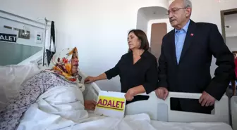 Kılıçdaroğlu, Emine Şenyaşar'ı Ziyaret Etti: 'Erdoğan, Katilleri 'Senden-Benden' Diye mi Ayırıyorsun? Gözleri Önünde Ailesi Katledilen Emine Hanım'ın...