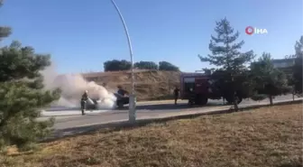 Bolu Abant İzzet Baysal Üniversitesi Kampüsünde Otomobil Yangını