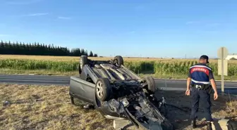 Tekirdağ'da Kamyonetle Çarpışan Otomobil Takla Attı