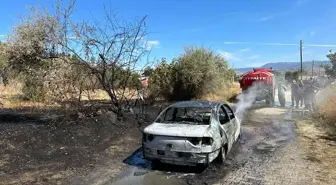 Çorum'da seyir halindeyken yanmaya başlayan otomobil kullanılamaz hale geldi