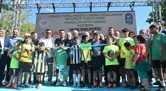 Eski Futbolcular Parseller Spor Sahası'nın Açılışında Sahaya Çıktı