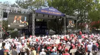 Büyük Aile Platformu LGBT'yi Protesto Etti