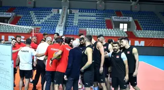 A Milli Erkek Voleybol Takımı Paris Olimpiyat Oyunları Elemeleri'ne hazırlanıyor