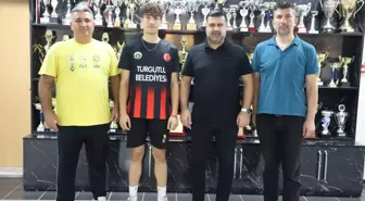 Turgutlu Belediyespor Erkek Voleybol Takımı Oyuncusu Ömer Topdemir Altekma Spor Kulübü'ne Transfer Oldu