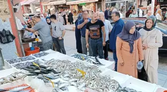 Samsun'da Balık Fiyatları Ucuzlayınca Vatandaşlar Yarıştı