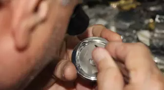 Saat Tamircisi Ahmet Terzi, Mesleğinin Yaşaması İçin Çırak Arıyor