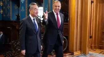 Çin Dışişleri Bakanı Wang Yi, Rusya'da Sergey Lavrov ile görüştü