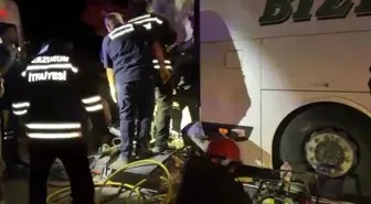Erzurum'da otobüs traktör römorkuna çarptı: 2 ölü, 14 yaralı