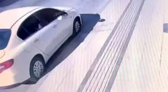 Sivas'ta Motosiklet ve Otomobil Çarpışması: 2 Kişi Yaralandı