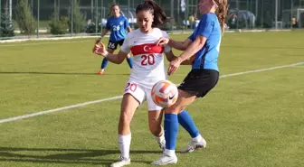 19 Yaş Altı Kadın Milli Futbol Takımı Estonya'yı 3-2 Yendi