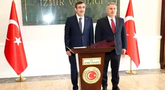 Cumhurbaşkanı Yardımcısı Cevdet Yılmaz İzmir Valiliği ve AK Parti İl Başkanlığını ziyaret etti