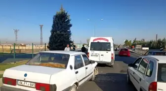 Malatya'da dört aracın karıştığı kazada 5 kişi yaralandı