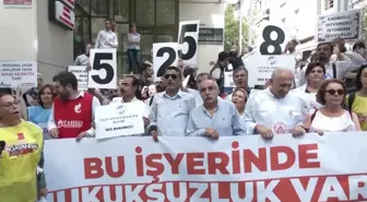 Sağlık Emekçilerinden İstanbul İl Sağlık Müdürlüğü Önünde Eylem: 'Şiddetten Bunalmış Sağlık Çalışanlarına Bir de Ekonomik Şiddet Uygulamayın'